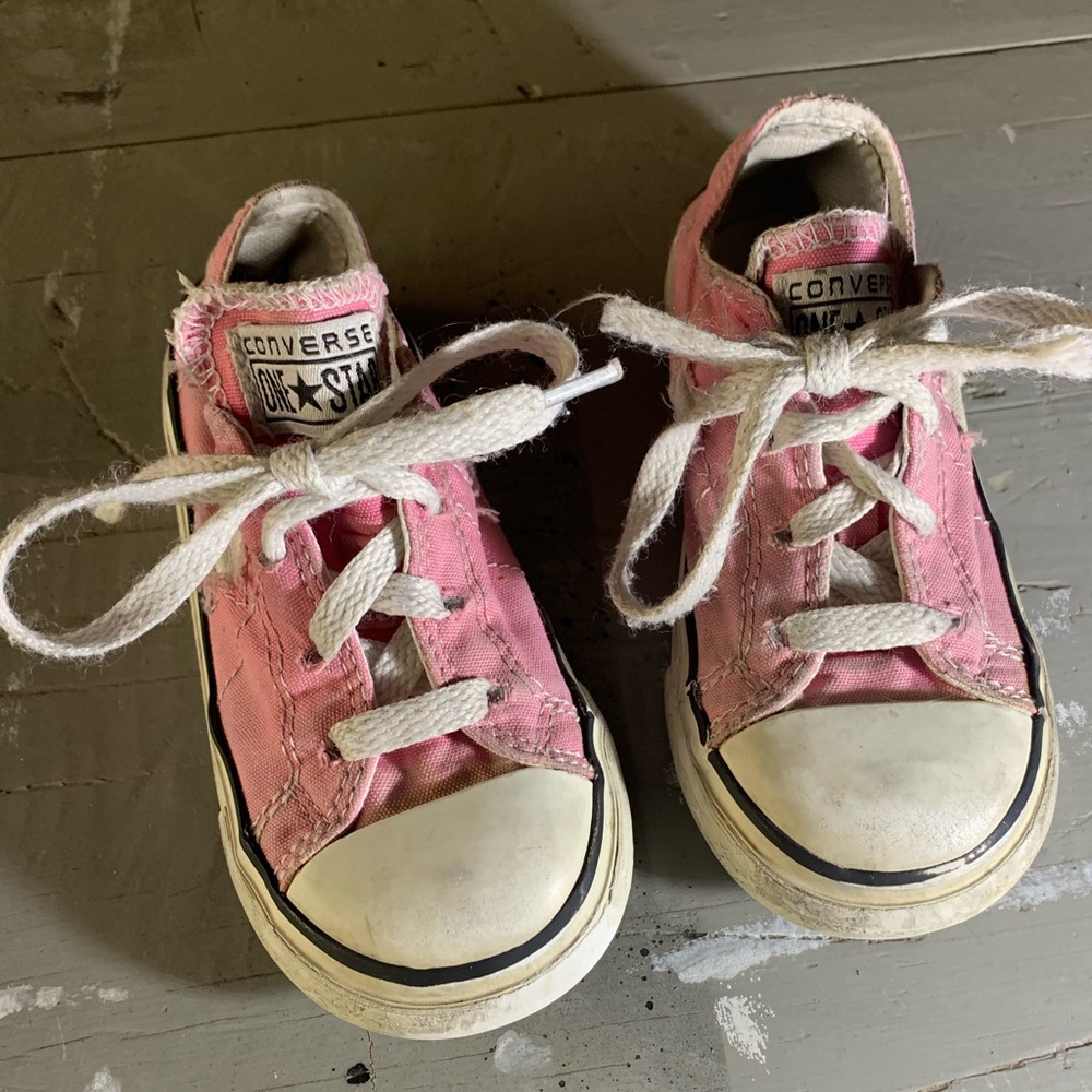 Pink converse toddler